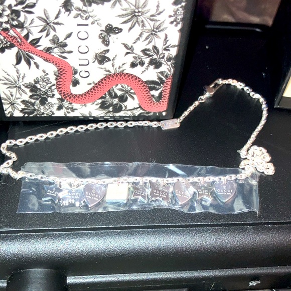 Gucci charm necklace.. new in box..never worn.. authenticity included in box.. - Picture 2 of 4
